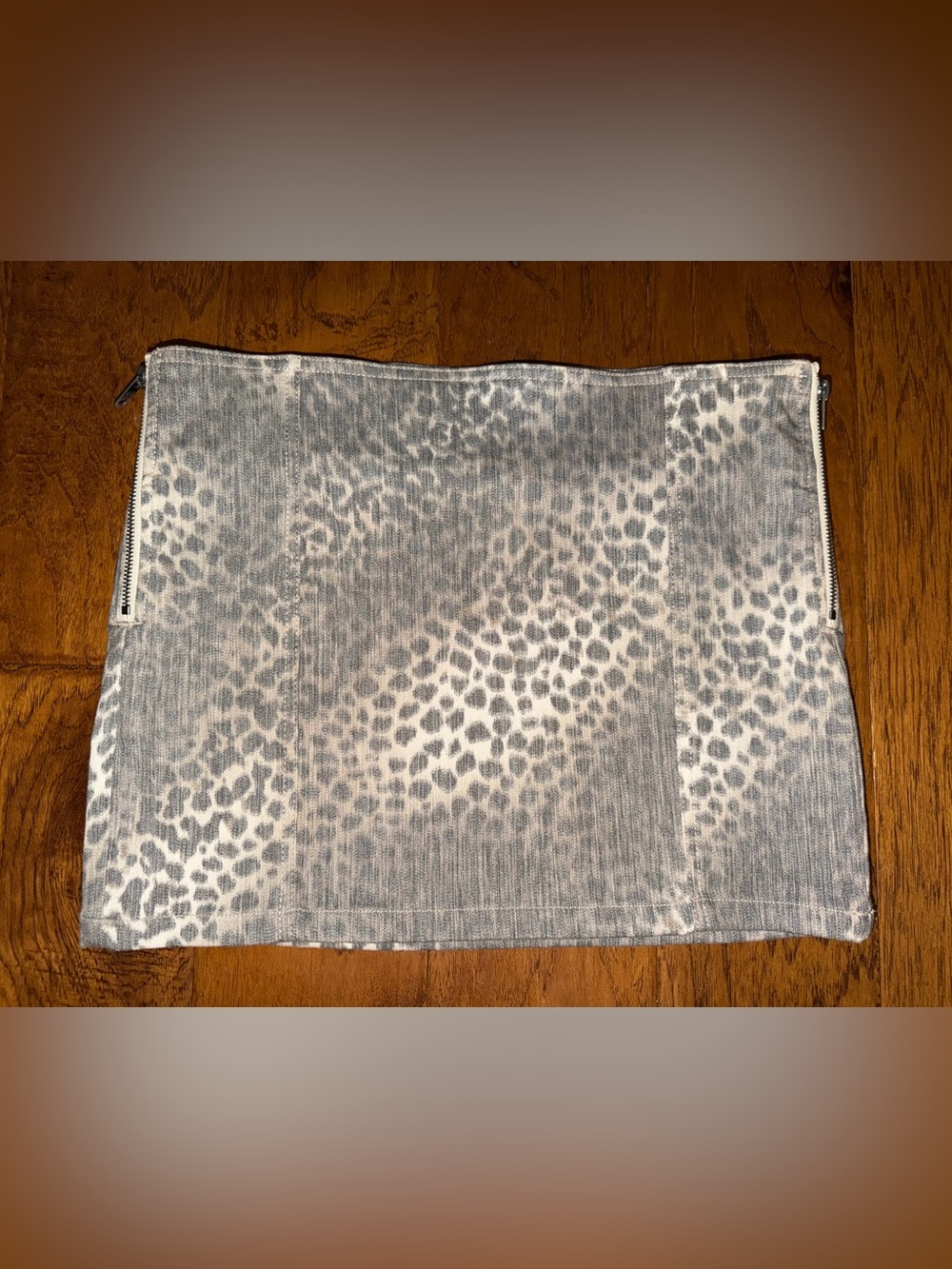 LONDONJEAN Grey Leopard Print Mini Skirt